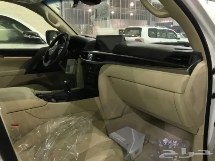 لكزس LX 570 فل كمل سعودي 2018 بيج  (image 3)