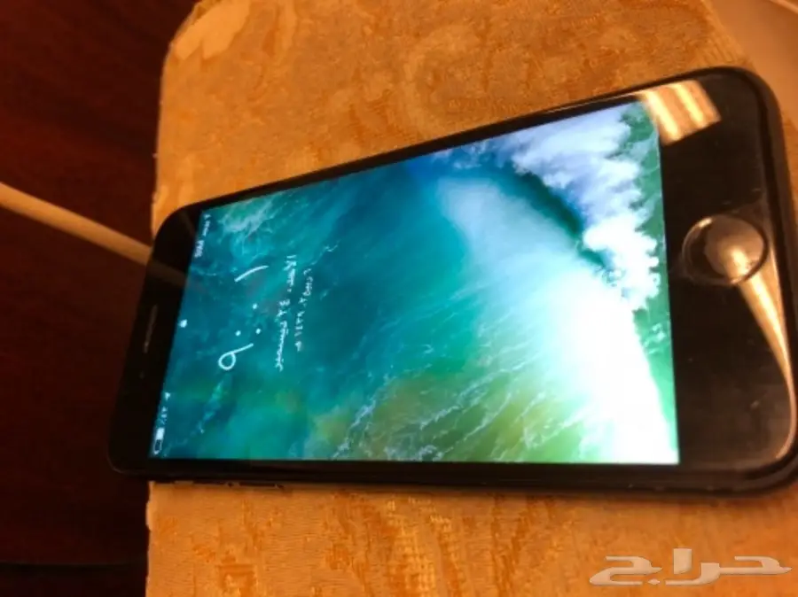 للبيع ايفون 7 اسود 256 جيجا ب 1400 نظيف 