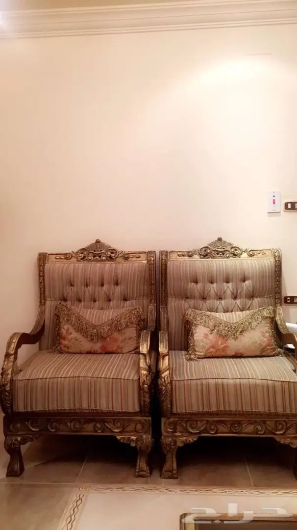 كنب كلاسيكي للبيع (image 1)