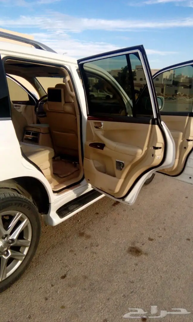 جيب لكزس أبيض نظيف بإسم راعيه وكاله  (image 3)