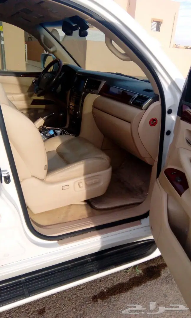 جيب لكزس أبيض نظيف بإسم راعيه وكاله  (image 14)