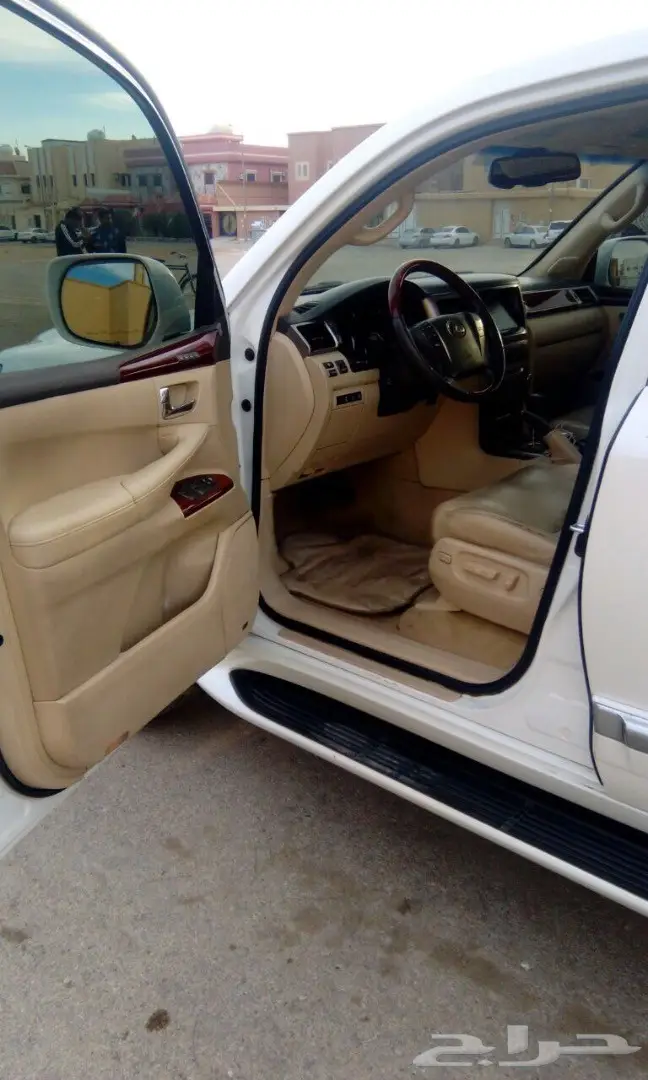 جيب لكزس أبيض نظيف بإسم راعيه وكاله  (image 17)