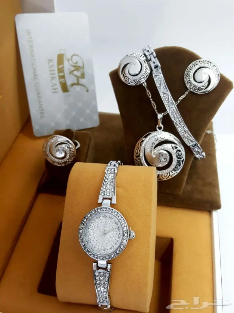 أطقم نسائية راقية ماركة كشخة  (image 1)