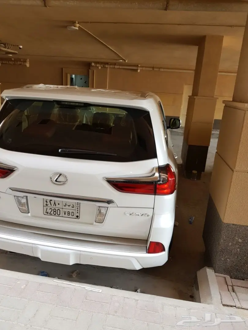 لكزس 2017 ال اكس نظيف جدا للبيع 9 الاف الكيلو (image 1)