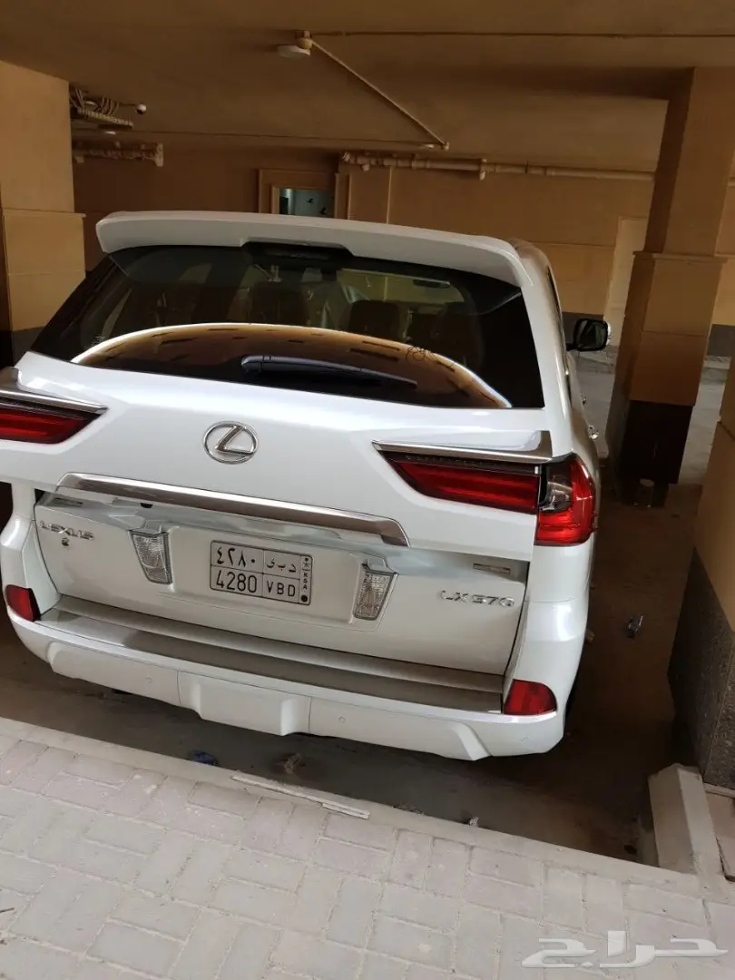 لكزس 2017 ال اكس نظيف جدا للبيع 9 الاف الكيلو (image 2)