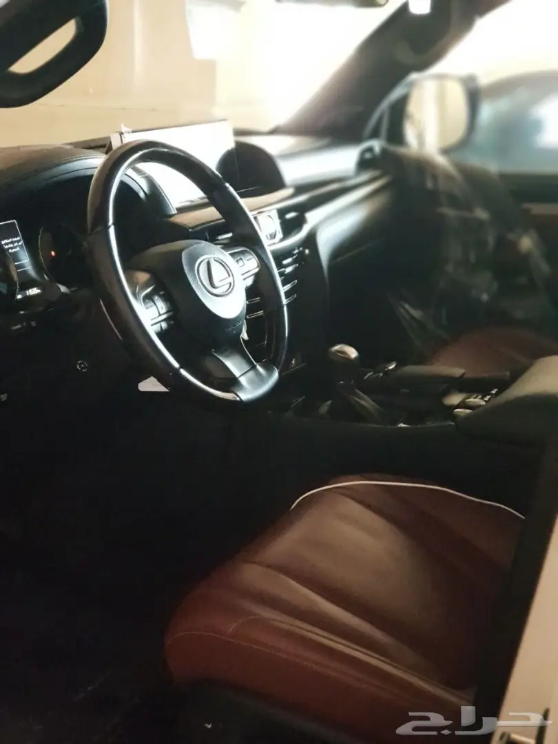 لكزس 2017 ال اكس نظيف جدا للبيع 9 الاف الكيلو (image 15)