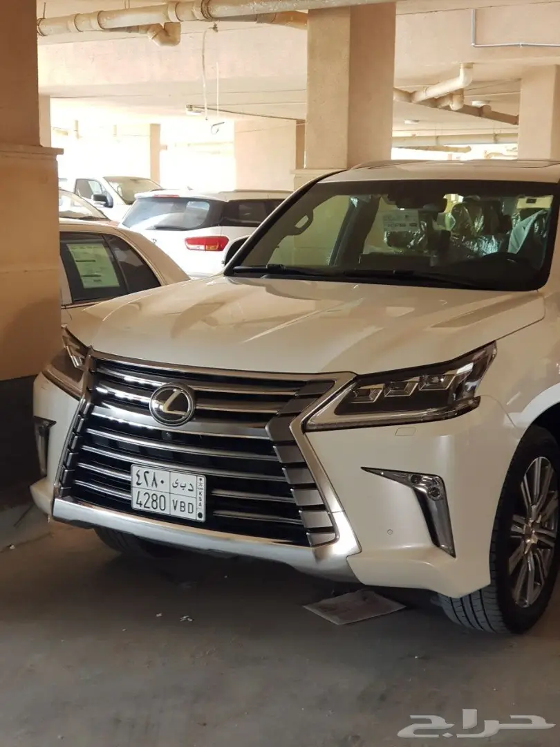 لكزس 2017 ال اكس نظيف جدا للبيع 9 الاف الكيلو (image 18)