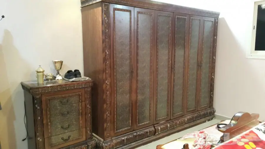 غرفة نوم نفرين وغرفة اطفال ثلاث اسرة للبيع