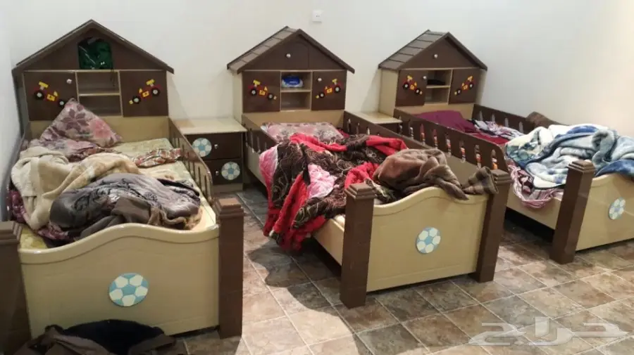 غرفة نوم نفرين وغرفة اطفال ثلاث اسرة للبيع (image 6)