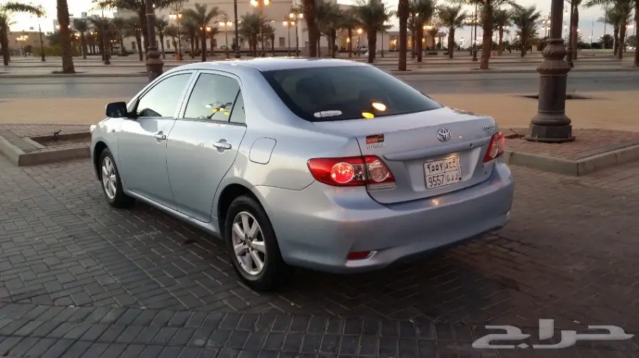 كورولا 2013 أتوماتيك ماشي79الف نظيفه جدأ (image 10)