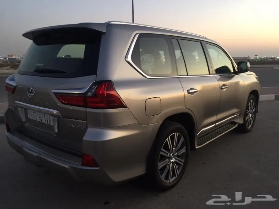 جيب لكزس 570LX موديل 2017 (image 2)