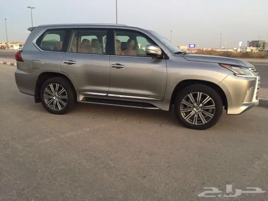 جيب لكزس 570LX موديل 2017 (image 3)