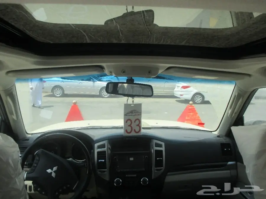   ميتسوبيشي باجيرو 2017 فل الملا 3.8نقد وتقسي (image 4)