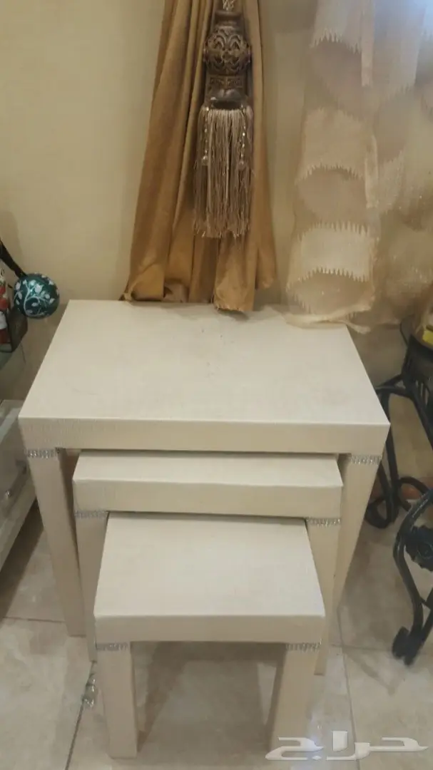 مجلس كنب فخم للبيع (نظيف جدا ) 