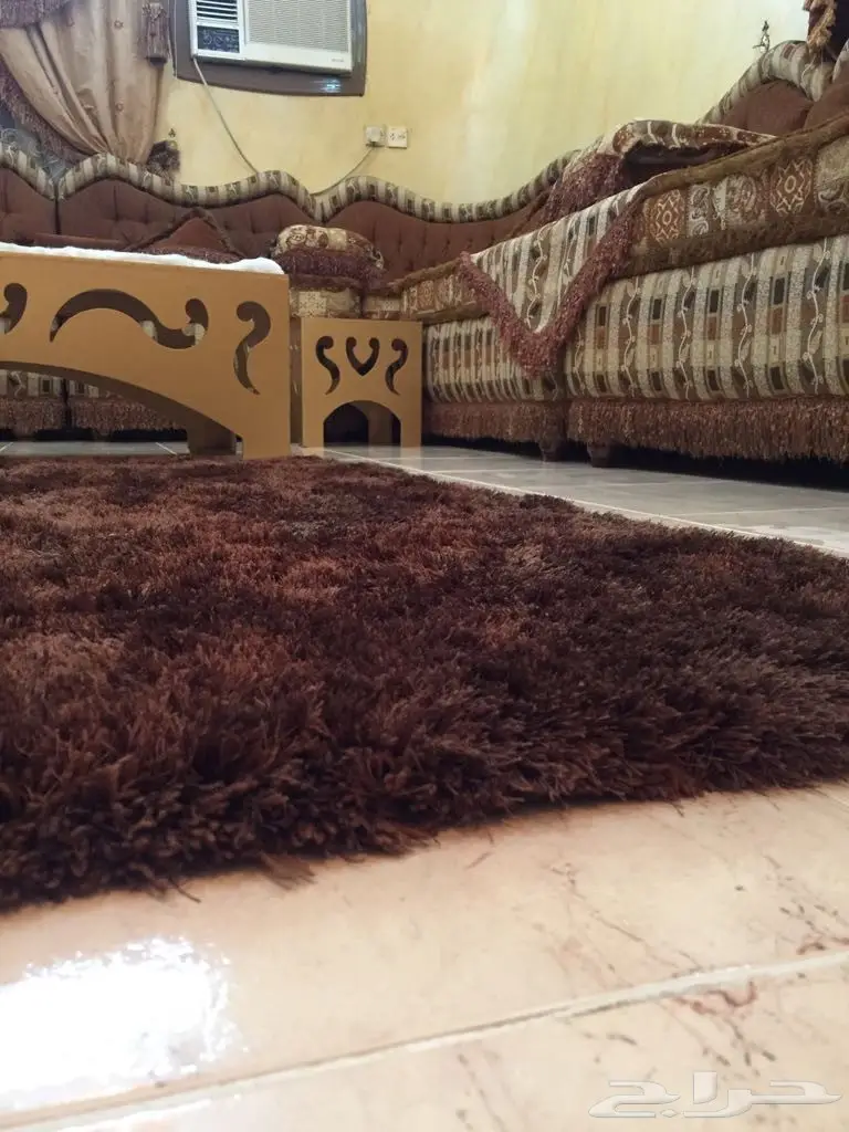 كنب مجلس فاخر نظيف جدا ومغسلة فايبر للبيع (image 3)