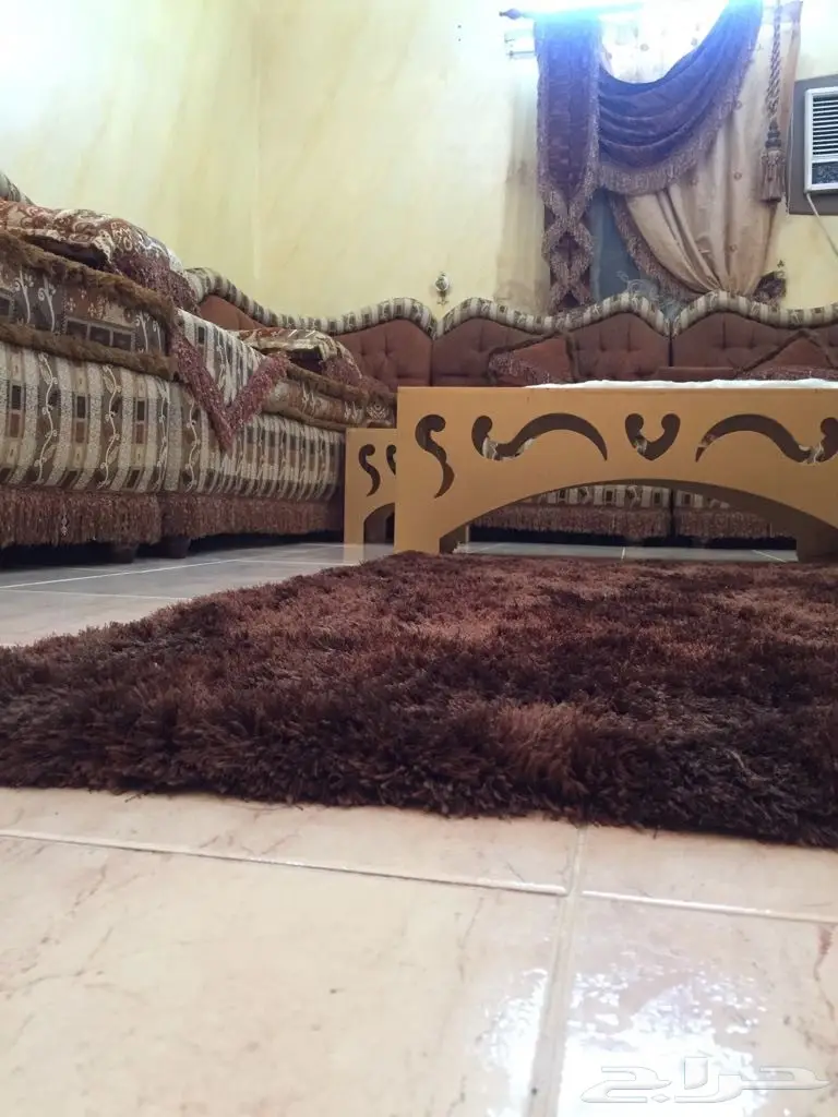 كنب مجلس فاخر نظيف جدا ومغسلة فايبر للبيع (image 20)