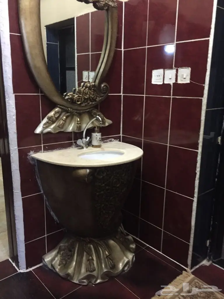 كنب مجلس فاخر نظيف جدا ومغسلة فايبر للبيع (image 39)