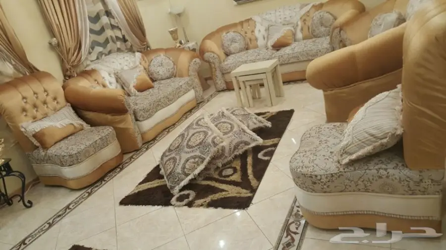 مجلس كنب فخم للبيع (نظيف جدا )  (image 6)