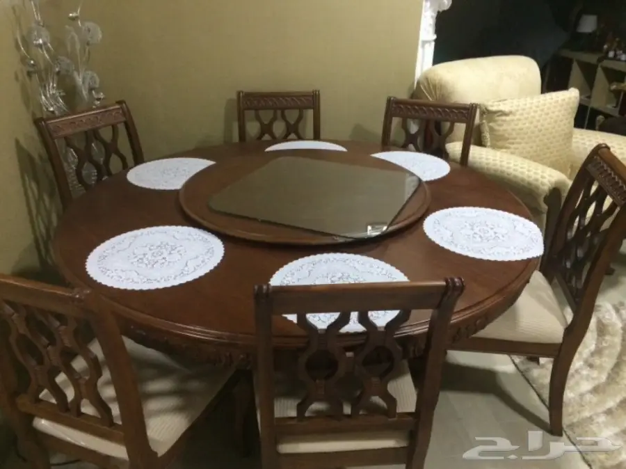 طقم طاولة طعام فاخرة (image 1)