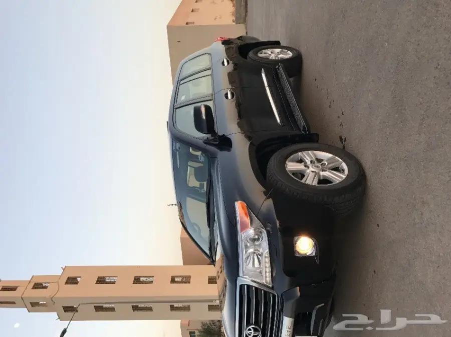 لاندكروزر 2014 ممشى 50 الاف فقط 