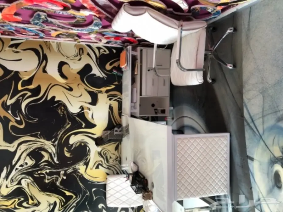 طاولة كنب شاشة برادة فاصل خشبي