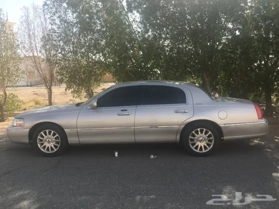 لنكون تاون كار نظيف 