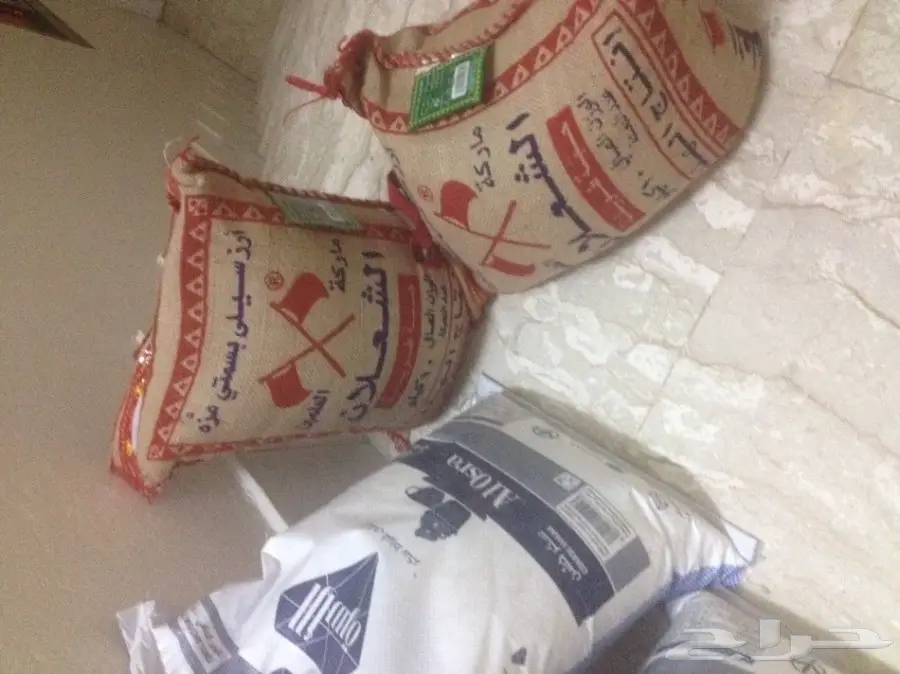 للبيع كيس سكر 10كيلو وكيس رز 10كيلو