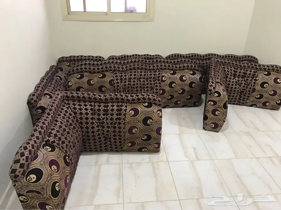 للبيع مساند ظهر نظيفه ومطبخ (image 0)