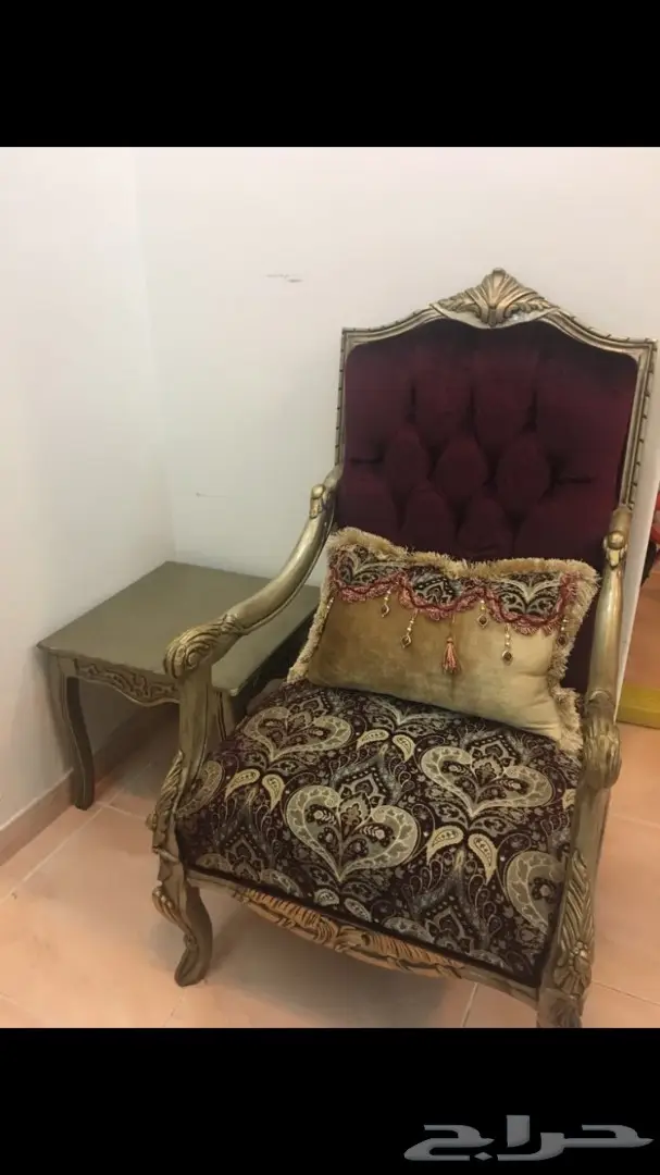 كنب ملكي فخم للبيع بحالة ممتازة (image 6)