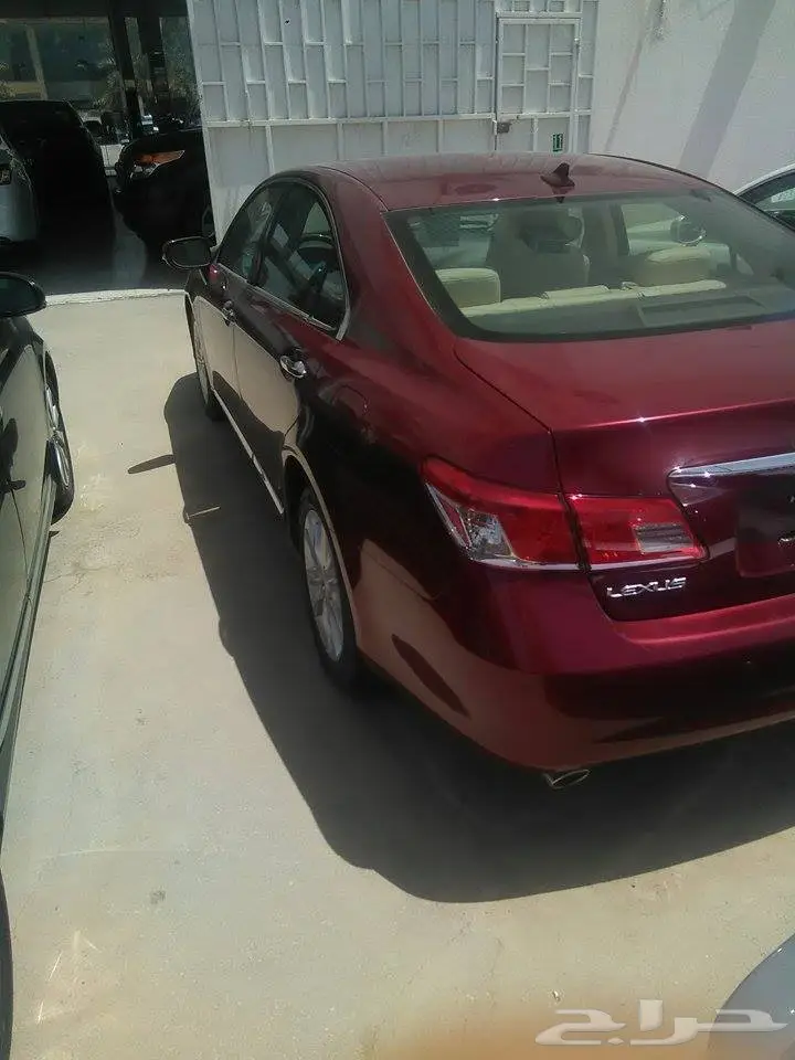لكزس 2010 احمر es ليميتد للبيع