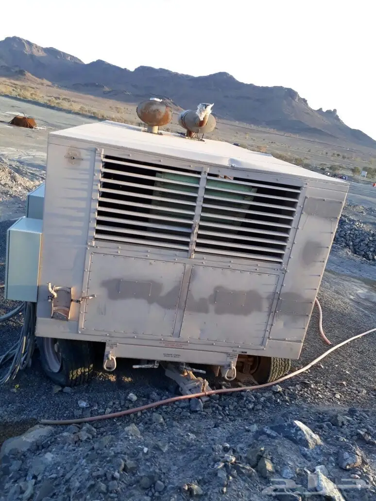 مولد كهرباء نوعه كومنز 1200 كيلو للبيع شغالل  (image 3)