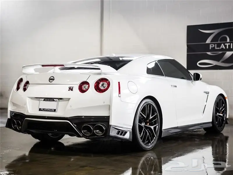 نيسان GT-R PREMIUM (image 2)