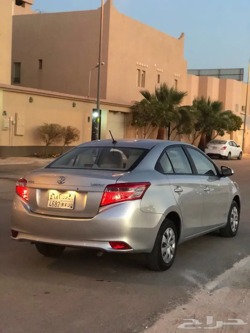 للبيع: يارس 2015 - حالة ممتازة (image 3)