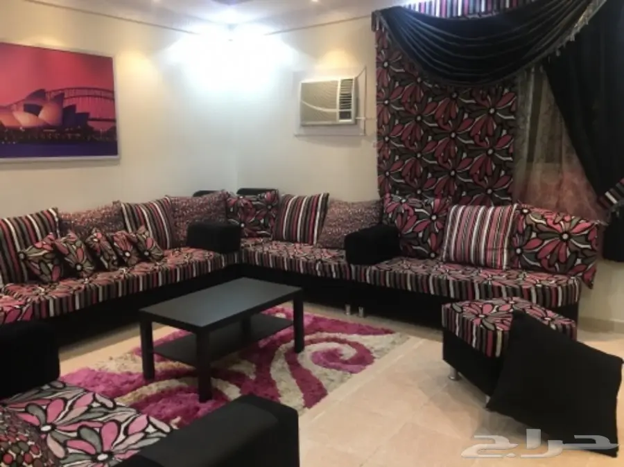 للبيع عدد 2 مجالس 1 ارضي 1 علوي