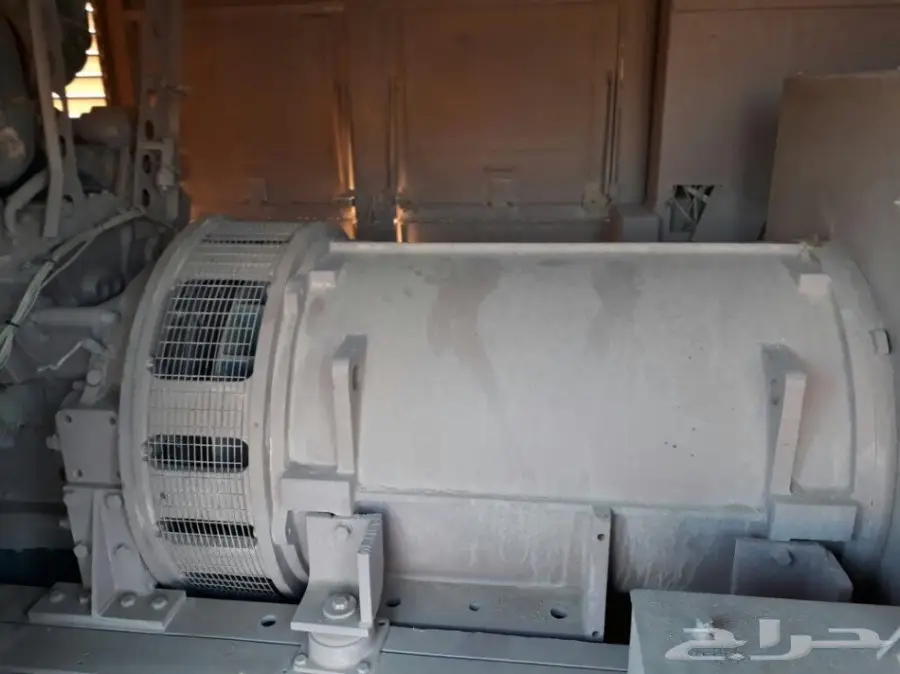 مولد كهرباء نوعه كومنز 1200 كيلو للبيع شغالل 