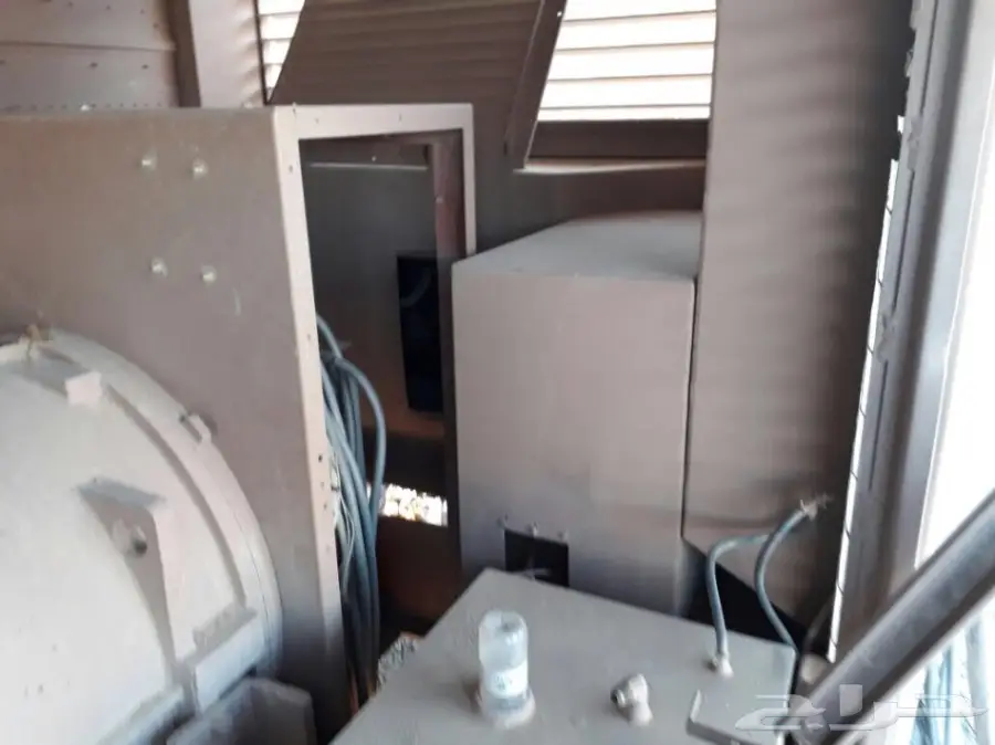 مولد كهرباء نوعه كومنز 1200 كيلو للبيع شغالل  (image 1)