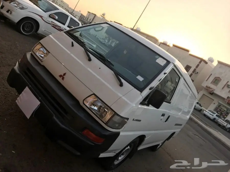 باص فان موديل 2013 بضاعه (image 1)