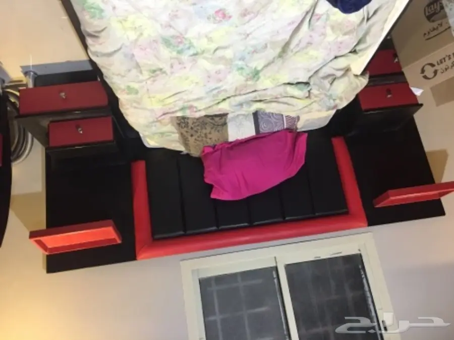 سرير للبيع في الرياض