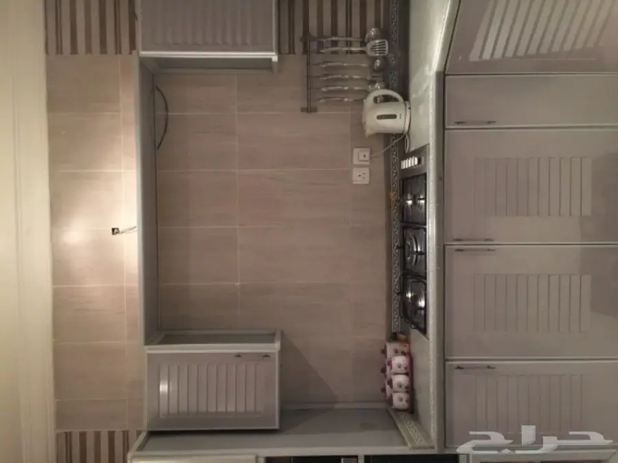 مطبخ وكنب مع ملحقاته للبيع (image 1)