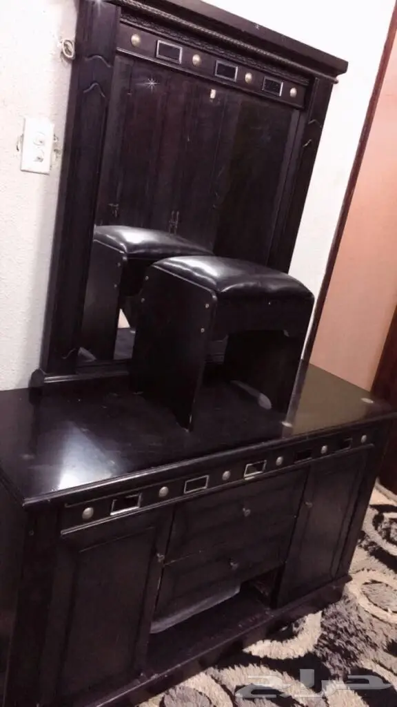 غرفة نوم كامله وسليمه ولله الحمد  (image 1)