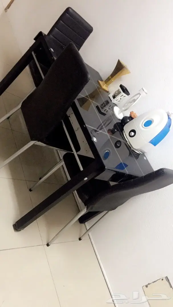 طاوله للبيع نظيفه (image 1)