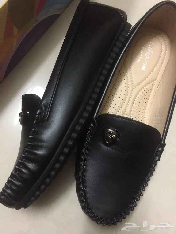 الوالدة جاتها هدية تبي تبيعها 