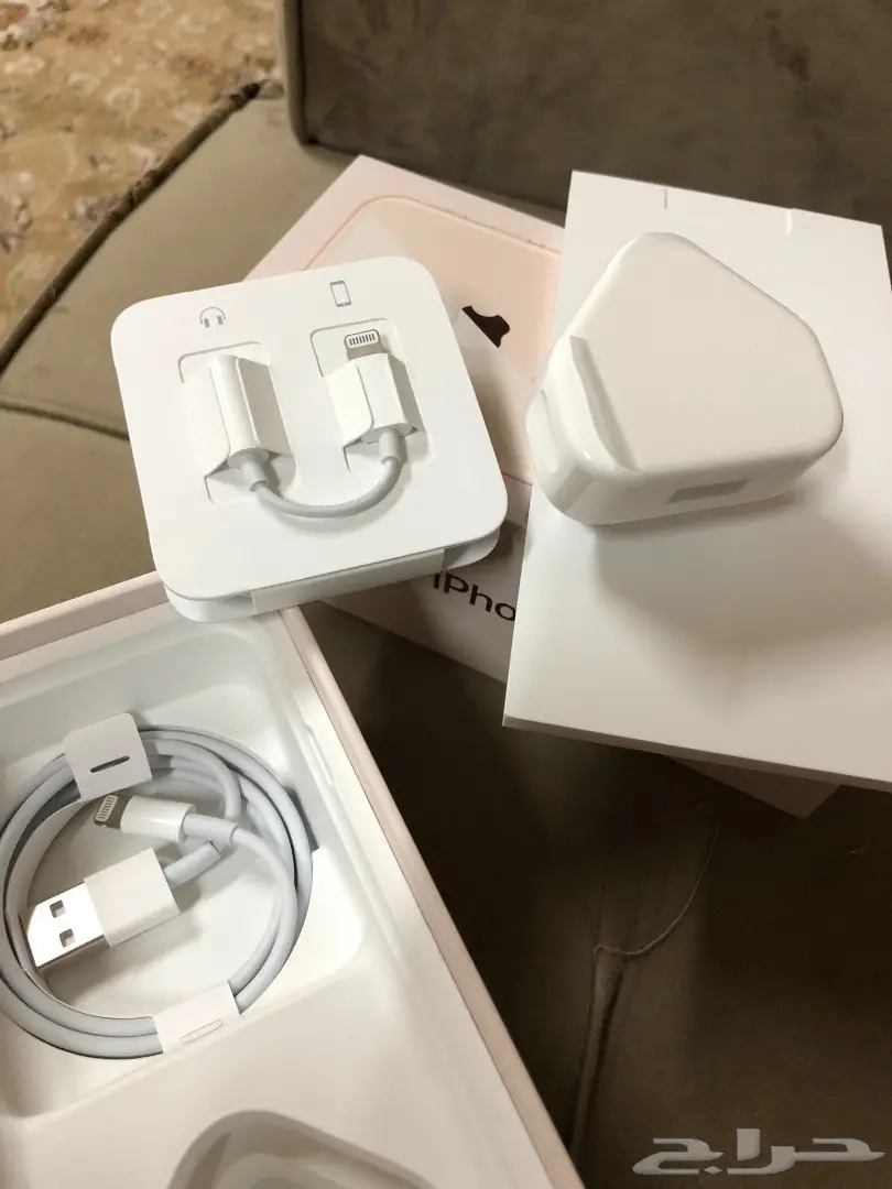 ايفون 7 سلفربلص 20يوم فقط 32 بالفاتوره ابل