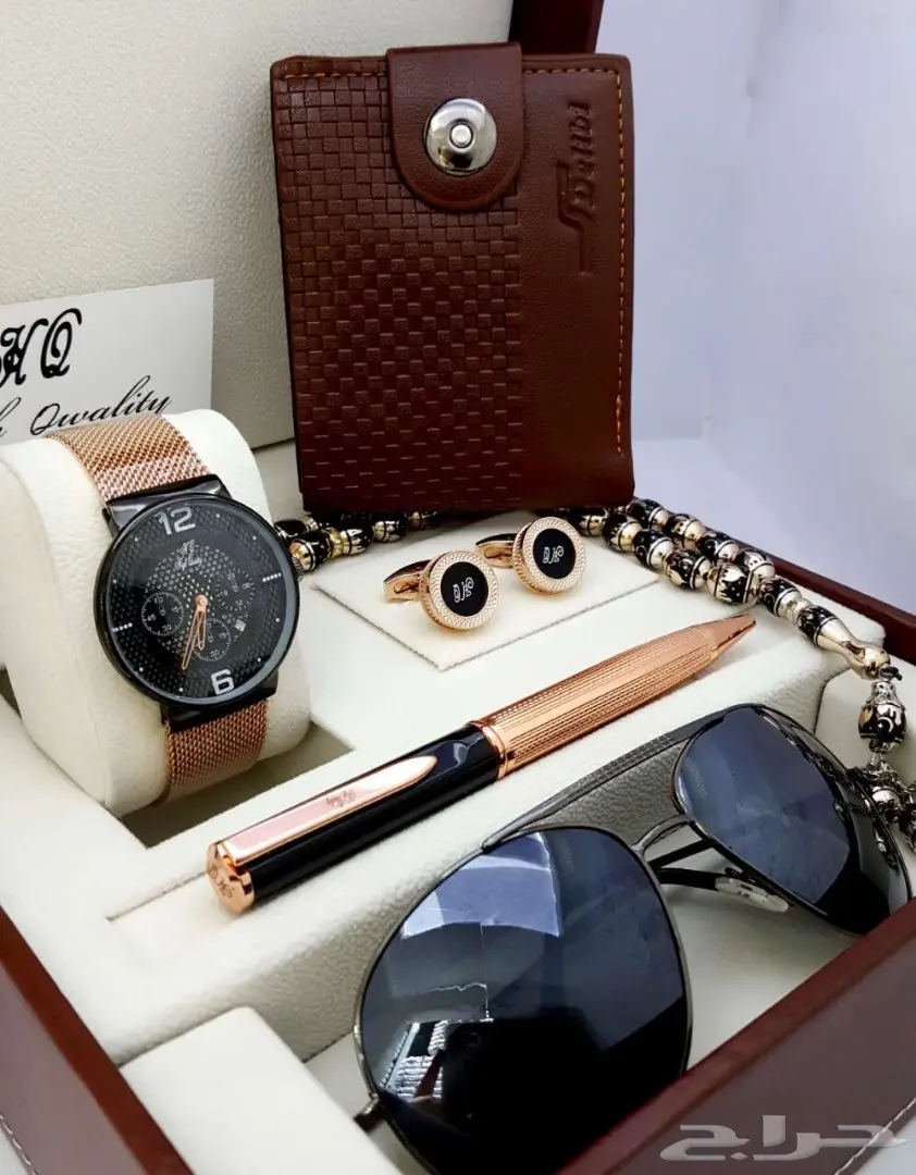 طقم رجالي هاي كواليتي شكل رادو ب 200 ريال 