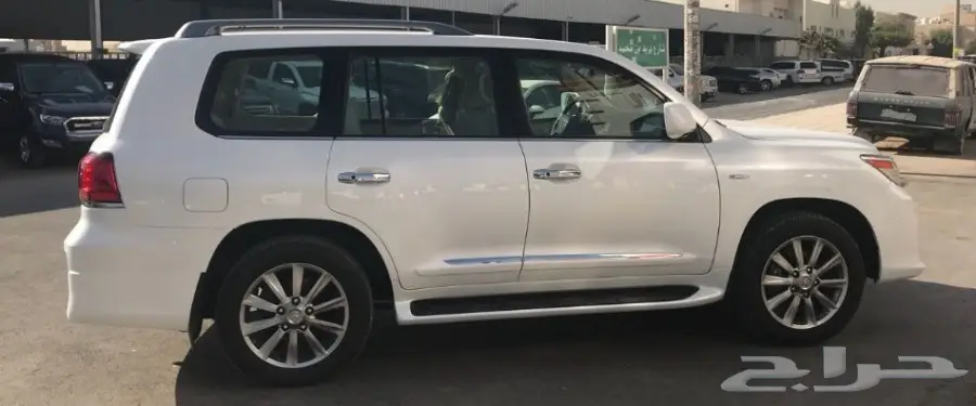 لكزس LX 570 موديل 2010 فل كامل (image 3)