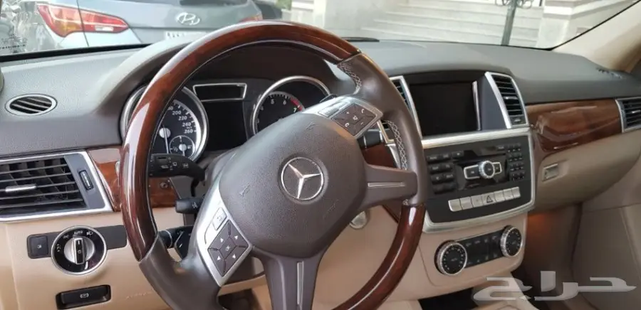 مرسيدس ML 500 بحالة الوكالة (image 2)