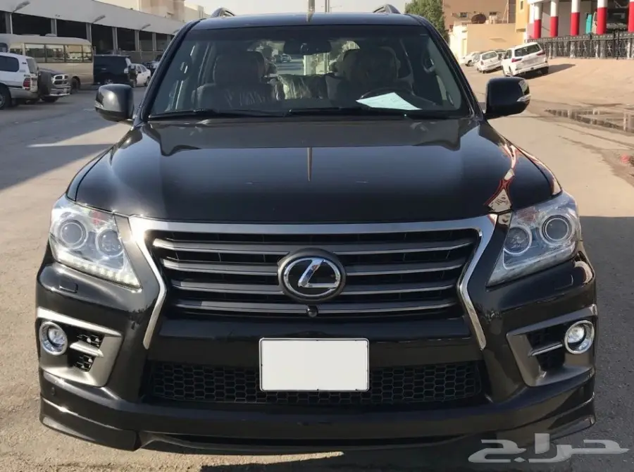 لكزس LX 570 موديل 2015 اسود فل كامل