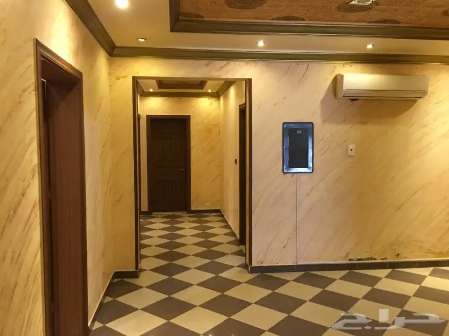 شقة عوائل 4 غرف للإيجار (image 1)