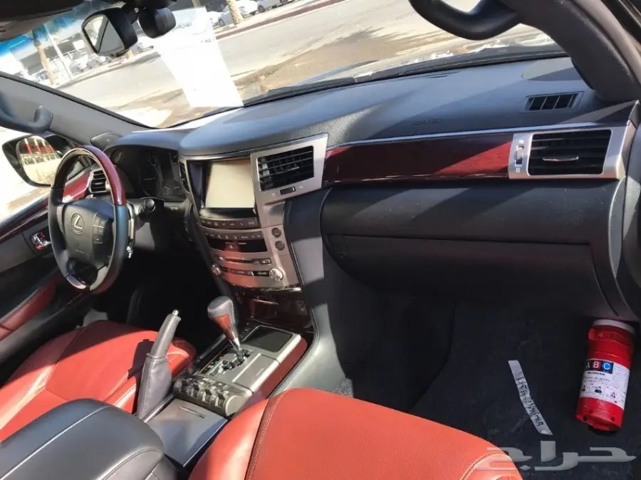 لكزس LX 570 موديل 2015 اسود فل كامل (image 4)