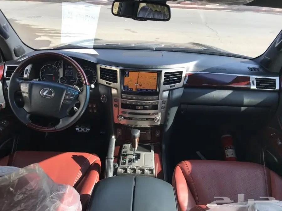 لكزس LX 570 موديل 2015 اسود فل كامل (image 6)